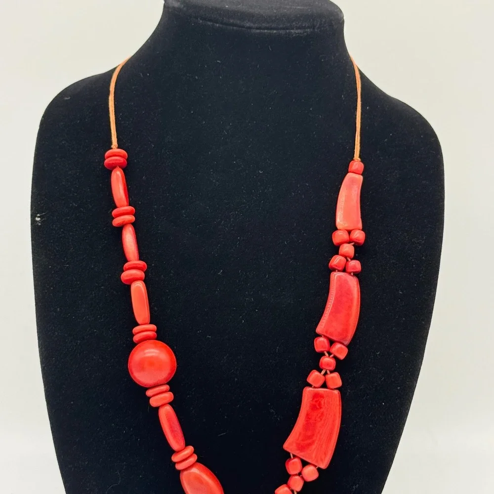 Vtg 1980s Chunky Red Asymmetrical Statement Necklace Artsy Resin Fringe 16